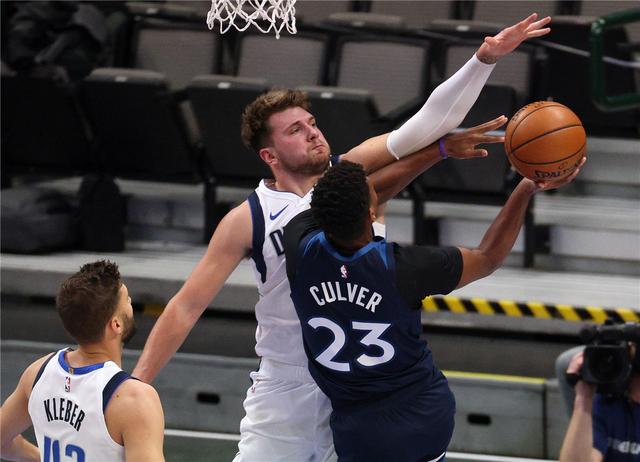 轮换为球队 轮换为球队