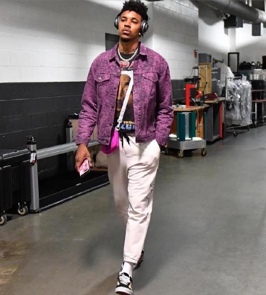 逆风为负 逆风为负